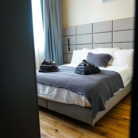 Hotel Mezza Notte Ronse Bagian luar foto