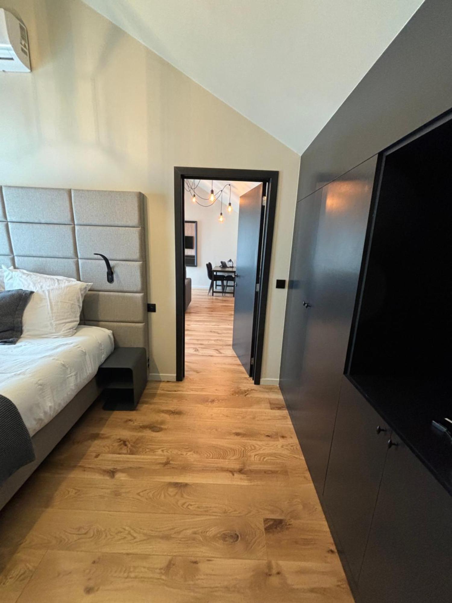 Hotel Mezza Notte Ronse Bagian luar foto