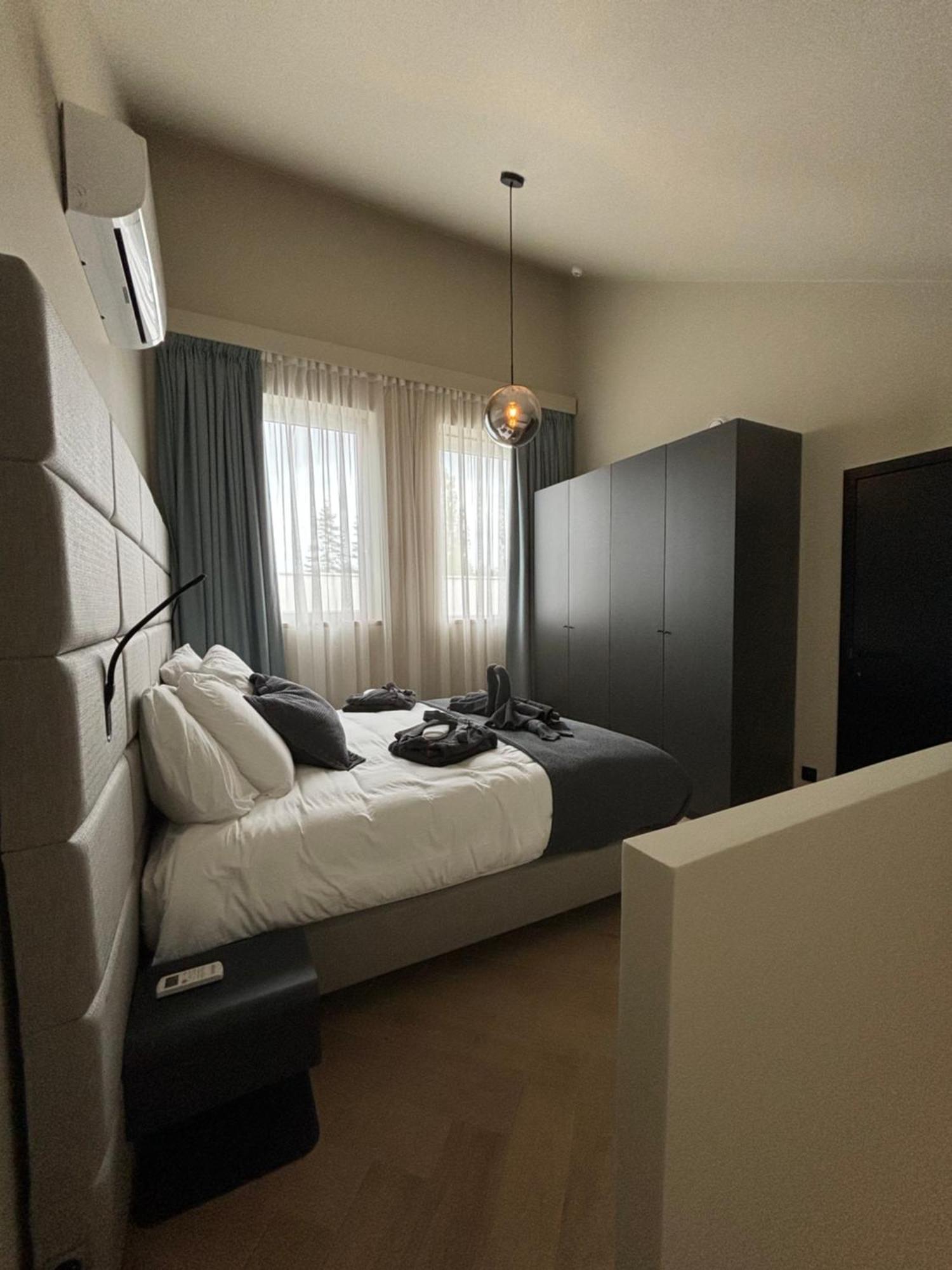 Hotel Mezza Notte Ronse Bagian luar foto