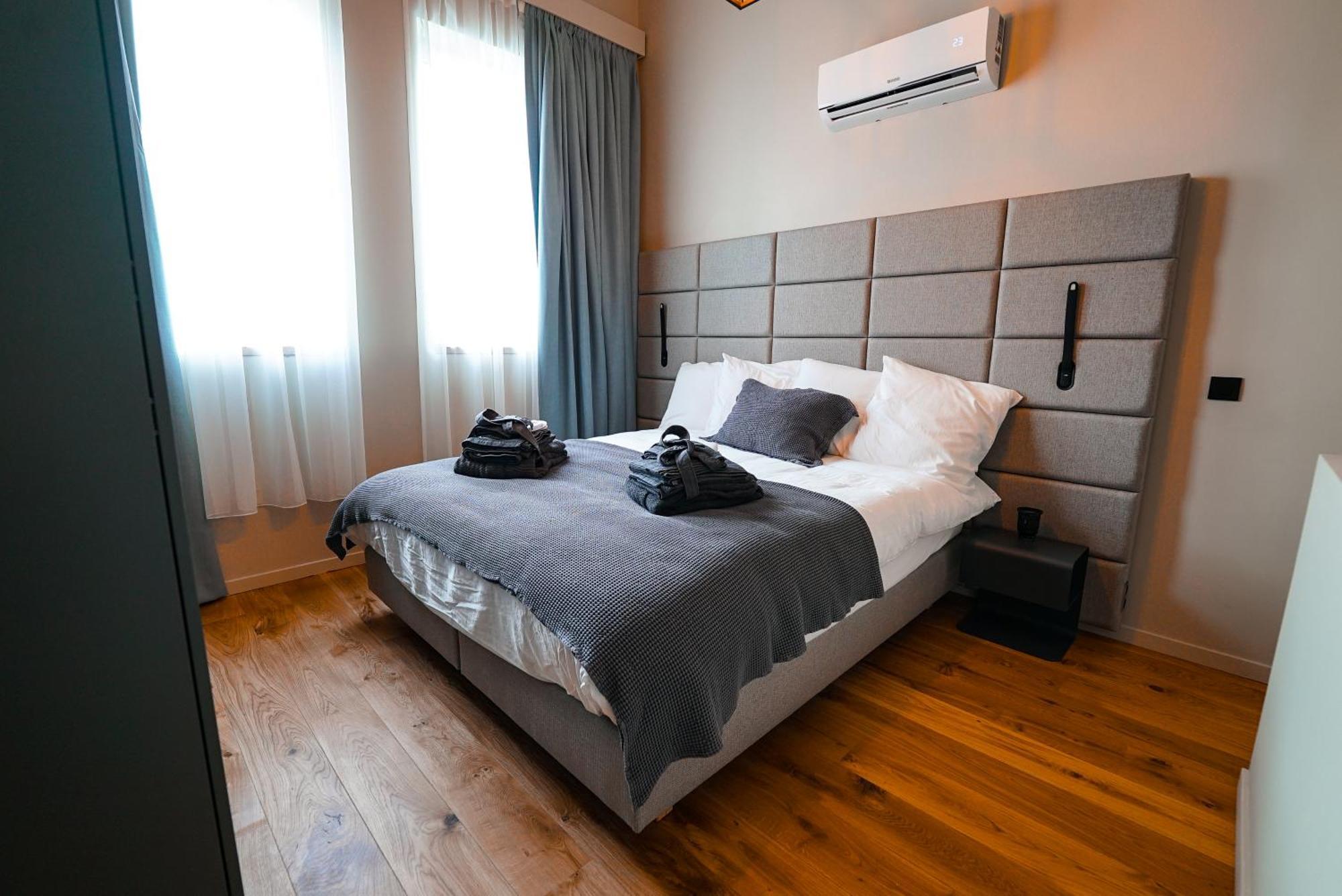 Hotel Mezza Notte Ronse Bagian luar foto