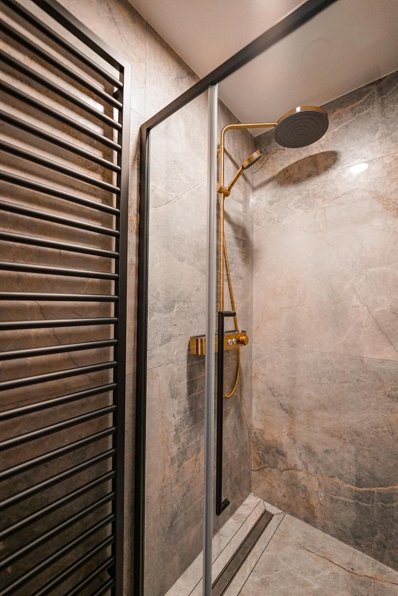 Hotel Mezza Notte Ronse Bagian luar foto