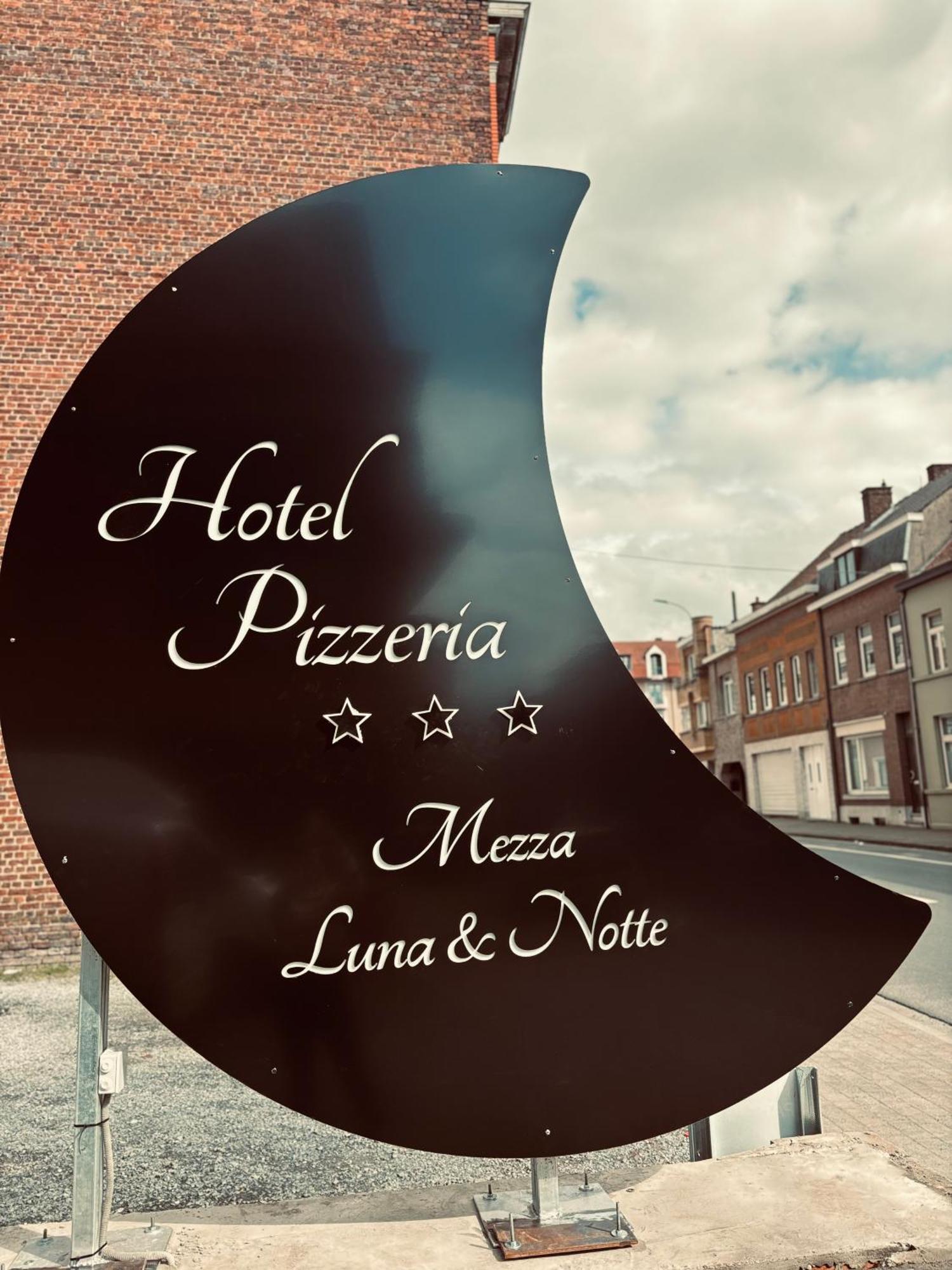 Hotel Mezza Notte Ronse Bagian luar foto
